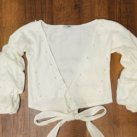 Sweaters - Classy Pearl Sweater